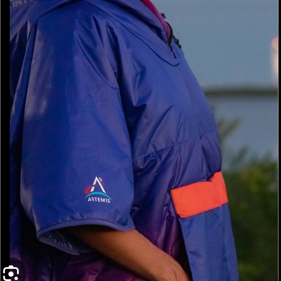 Men's NASA Blue and Red Quilted Poncho - Picture 9 of 9